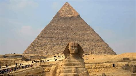 naked people on top of the great pyramid|Egypt investigates explicit video and photos at top of Great。